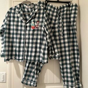 Women’s Disney Christmas Pajama Set